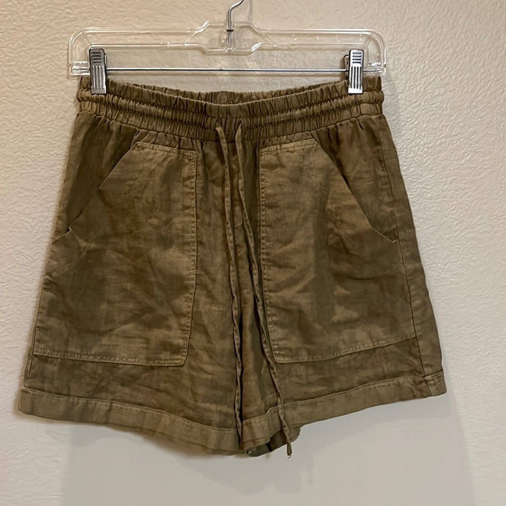 Universal Thread Women’s high waisted shorts